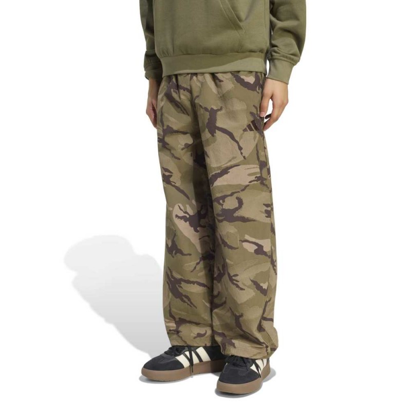 Adidas Seasonal Essentials Camo Woven Parachute Pants (KG4736)